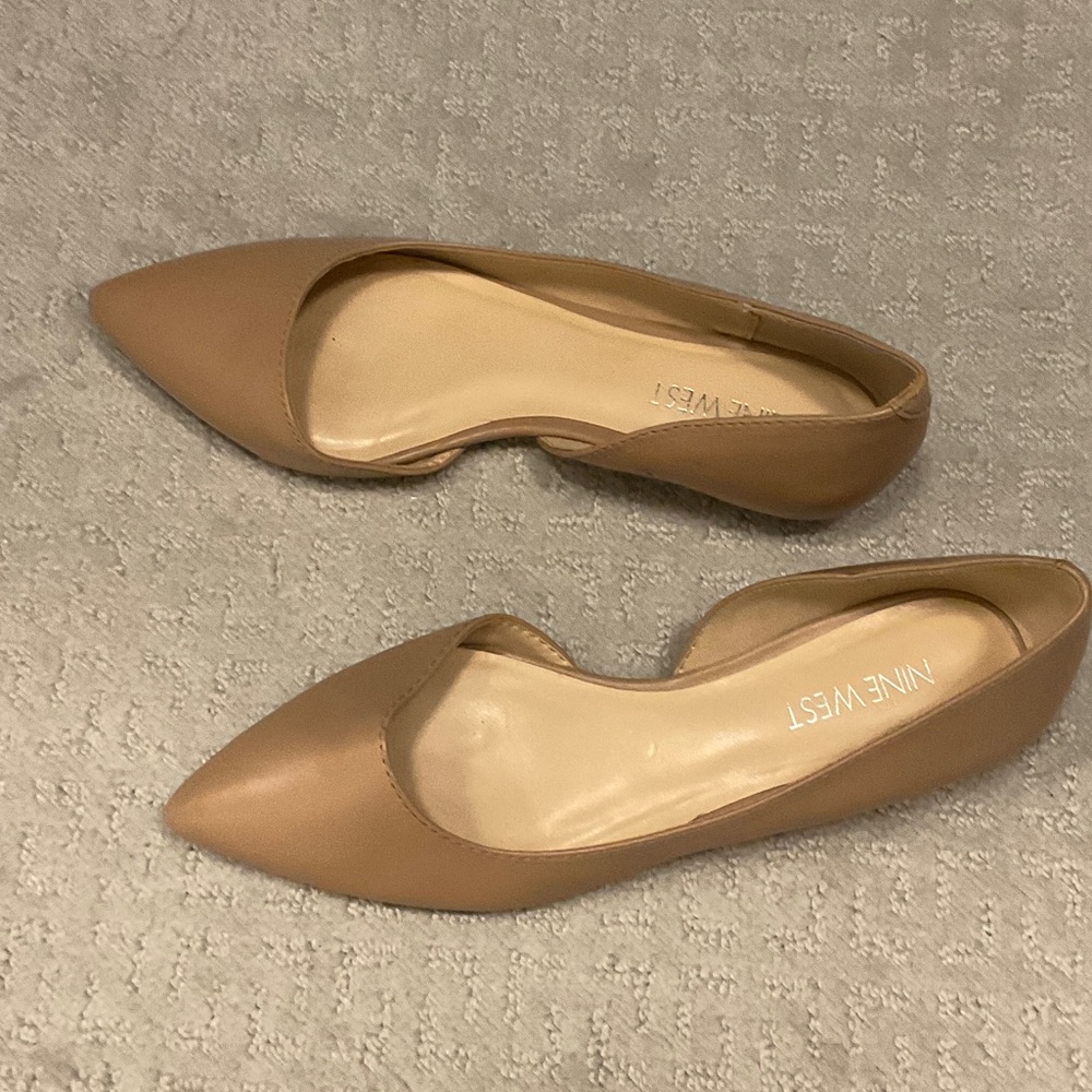 Nine West Women's Beige Pointed ballet flats